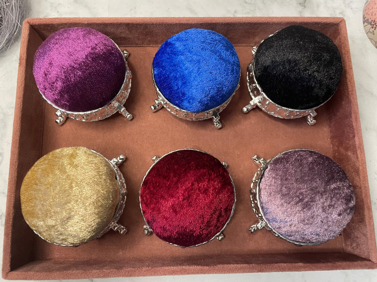 Rangement d'épingle pour hijab