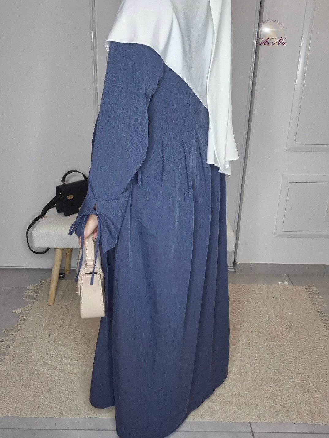 Abaya Amira