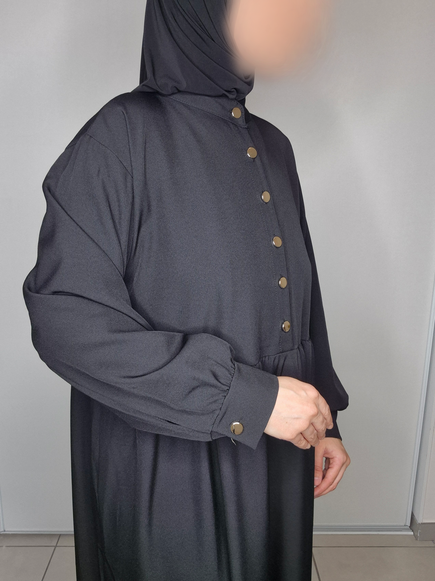 Abaya avec boutons