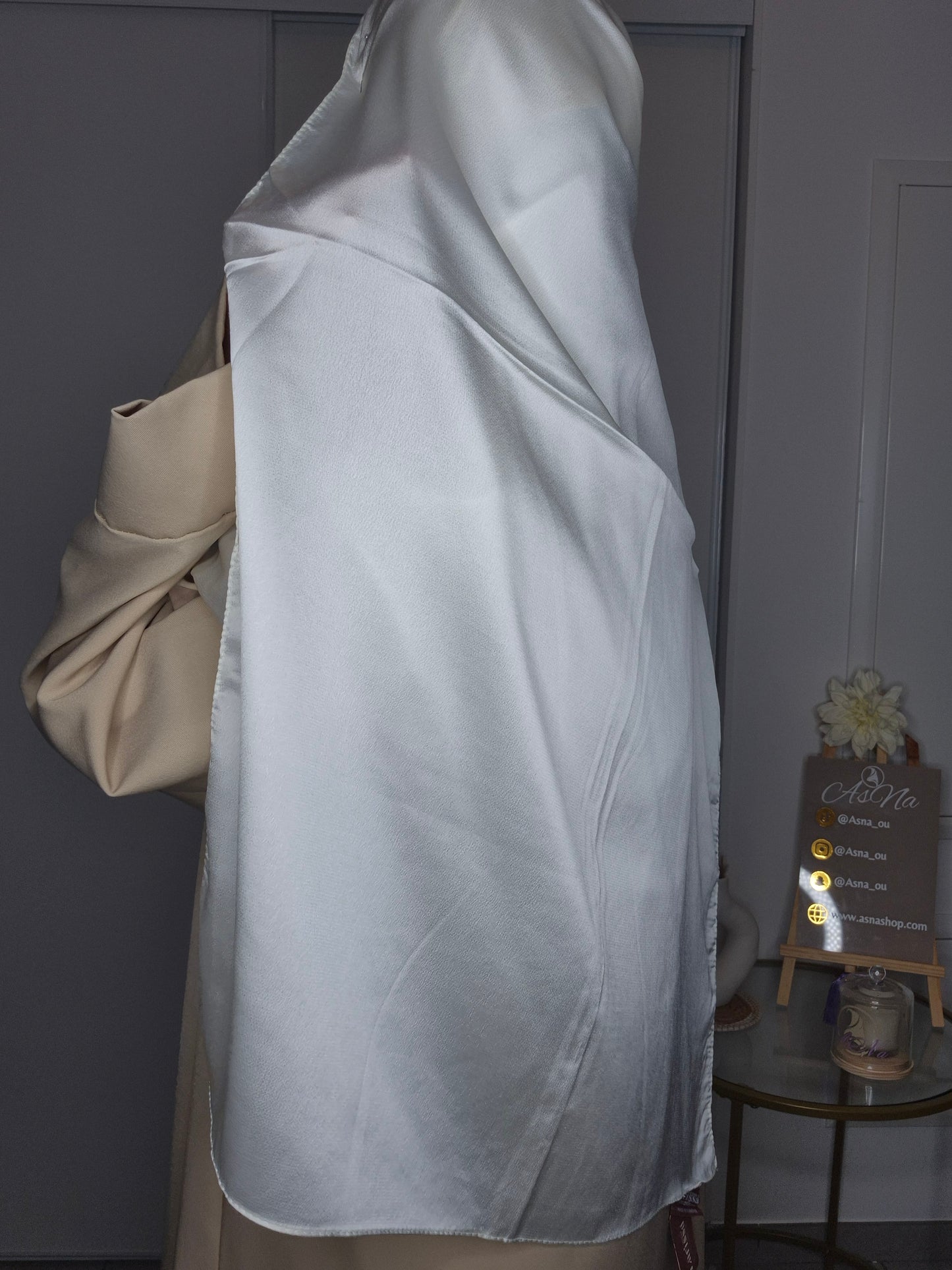 Hijab satiné de Dubaï Larissa